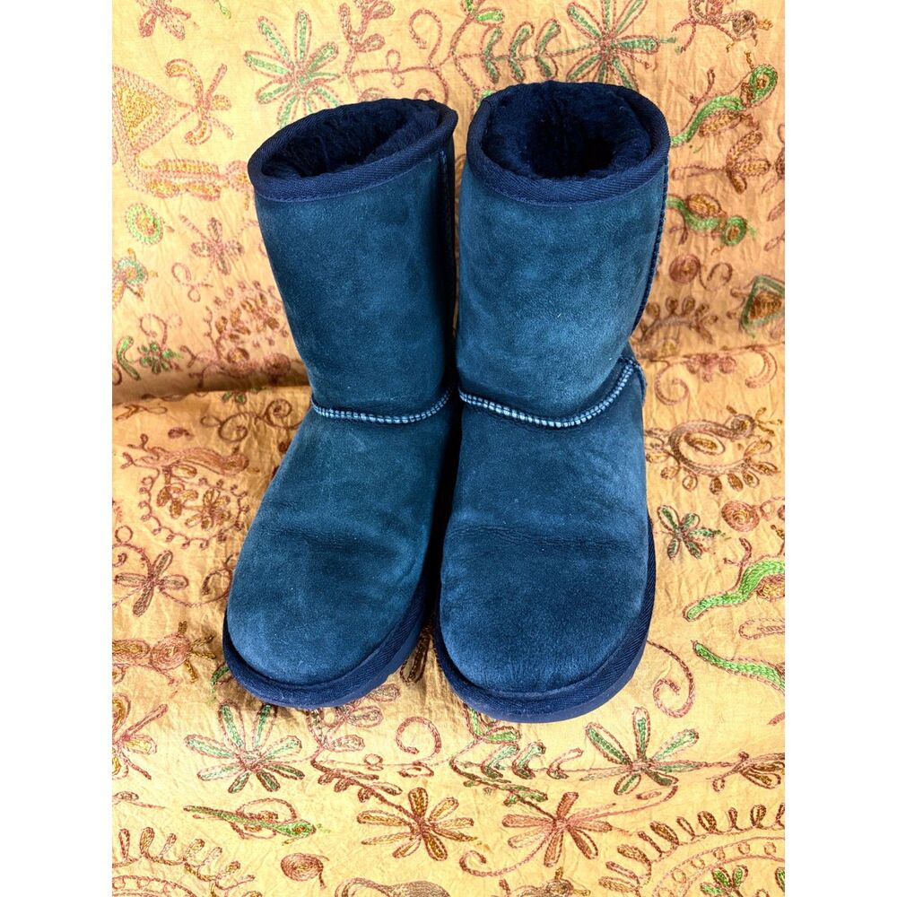 UGG Classic II Suede Boots Big Kids 5 Navy Blue-Green